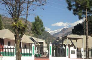 yamunotri river bank resort