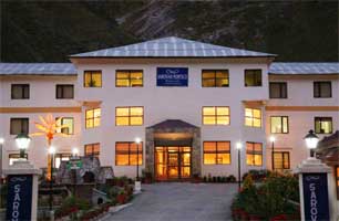 hotel sarovar portico